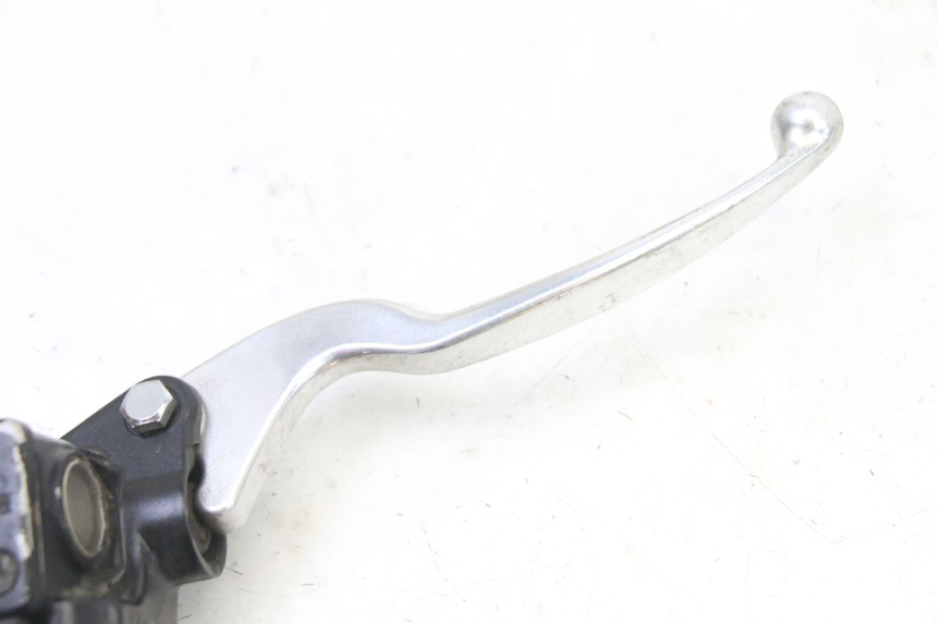 photo de FRONT BRAKE MASTER CYLINDER SYM FIDDLE 3 III 125 (2014 - 2020) - Zoom on usage condition