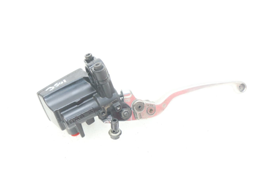 photo de FRONT BRAKE MASTER CYLINDER YAMAHA FJR ABS 1300 (2006 - 2012) - Zoom on usage condition