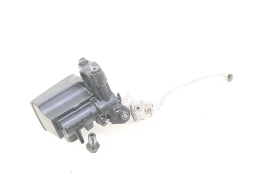 photo de FRONT BRAKE MASTER CYLINDER YAMAHA FJR ABS 1300 (2006 - 2012) - Zoom on usage condition