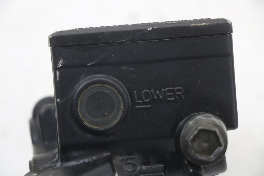 photo de FRONT BRAKE MASTER CYLINDER YAMAHA FJR ABS 1300 (2006 - 2012) - Technical close-up