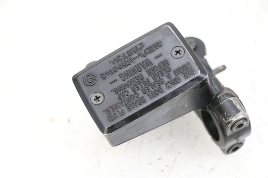 photo de FRONT BRAKE MASTER CYLINDER YAMAHA FJR ABS 1300 (2006 - 2012) - Surface and material condition