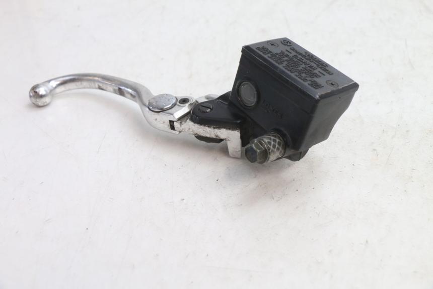 photo de FRONT BRAKE MASTER CYLINDER YAMAHA FJR 1300 (2001 - 2005) - Technical close-up