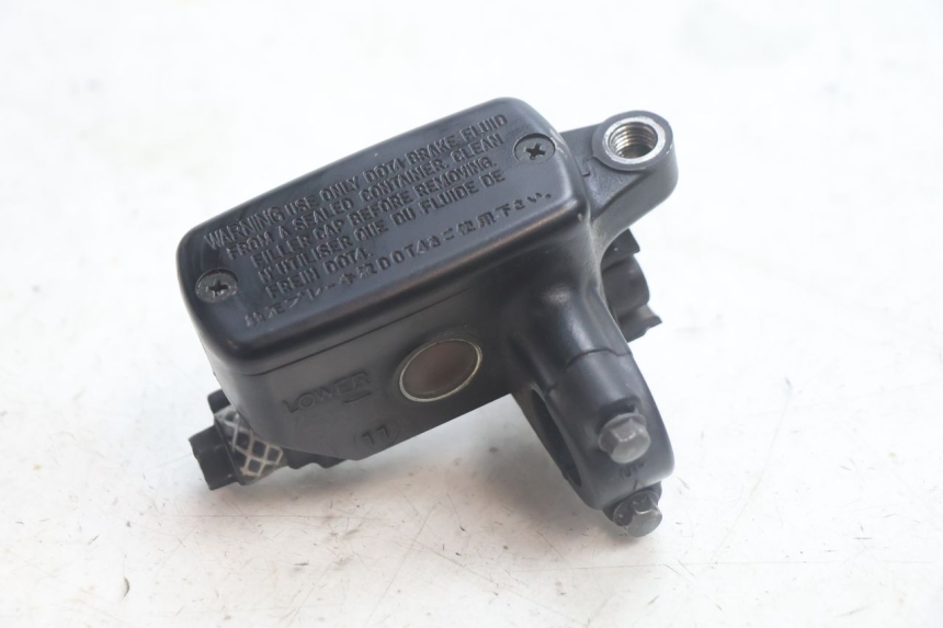 photo de FRONT BRAKE MASTER CYLINDER HONDA FJS SILVER WING SILVERWING 400 (2005 - 2008) - Component detail