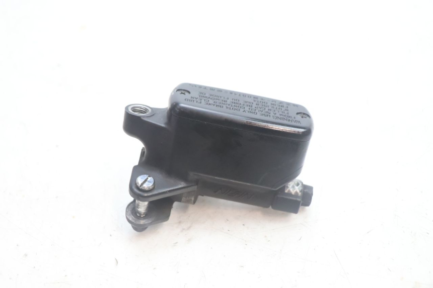 photo de FRONT BRAKE MASTER CYLINDER HONDA FJS SILVER WING SILVERWING 400 (2005 - 2008) - Technical close-up
