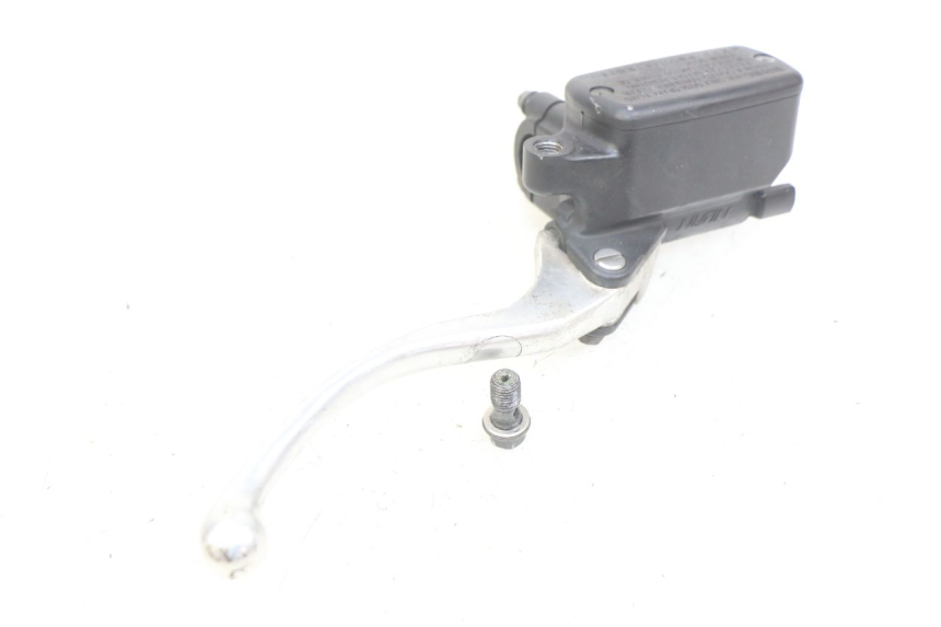 photo de FRONT BRAKE MASTER CYLINDER HONDA FJS SILVERWING SILVER WING 400 (2009 - 2016) - Technical close-up