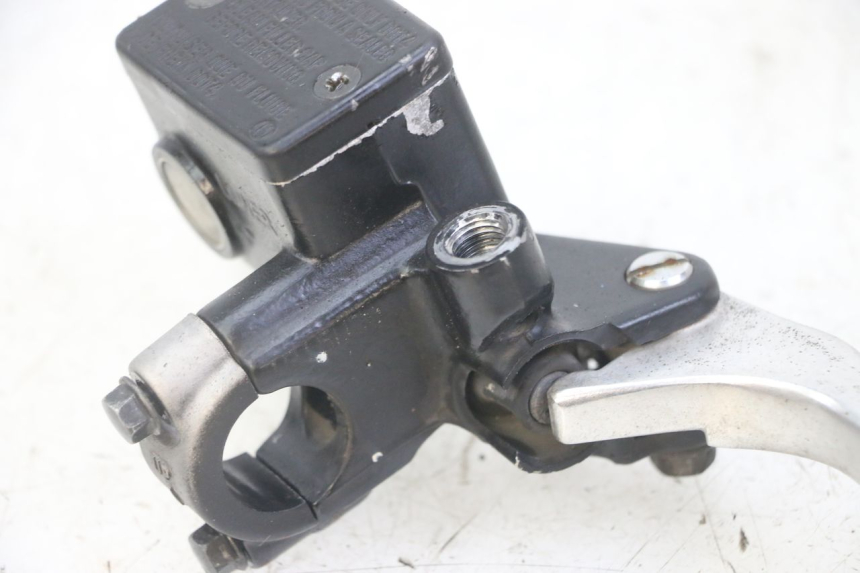 photo de FRONT BRAKE MASTER CYLINDER HONDA FORZA ABS 300 (2013 - 2017) - Fixing points details