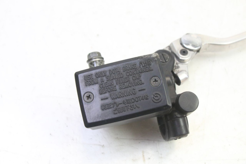 photo de FRONT BRAKE MASTER CYLINDER YAMAHA FZ6 FAZER S2 600 (2007 - 2011) - Component detail