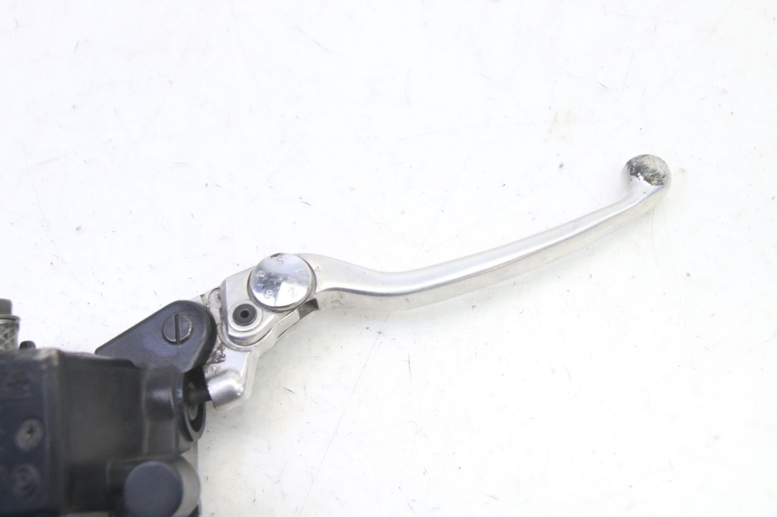 photo de FRONT BRAKE MASTER CYLINDER YAMAHA FZ6 FAZER S2 600 (2007 - 2011) - Zoom on usage condition