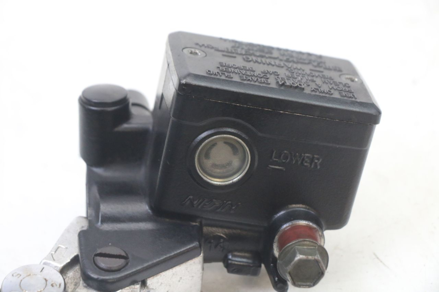 photo de FRONT BRAKE MASTER CYLINDER YAMAHA FZS FAZER 600 (2001 - 2003) - Component detail