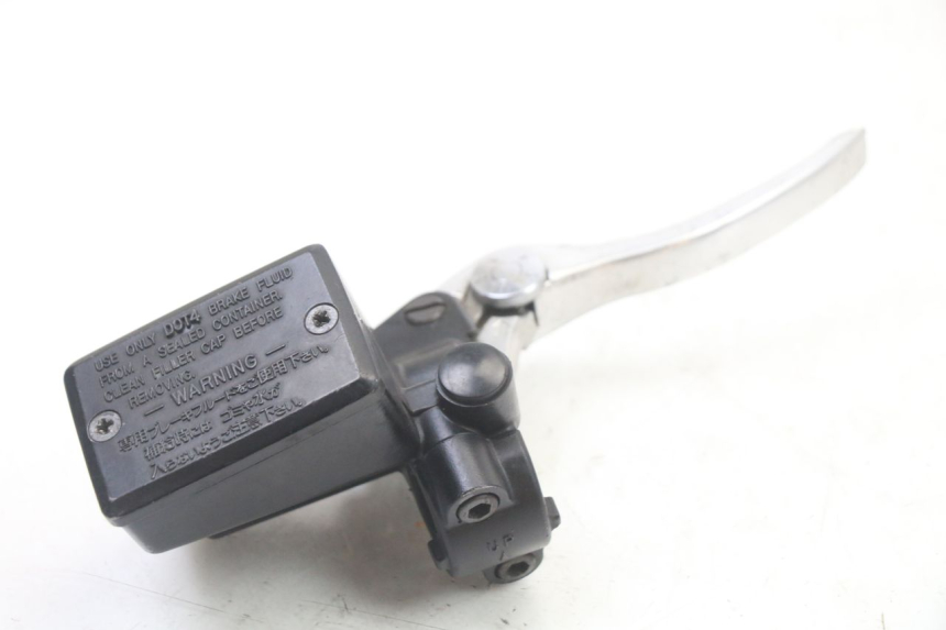 photo de FRONT BRAKE MASTER CYLINDER YAMAHA FZS FAZER 600 (2001 - 2003) - Product overview