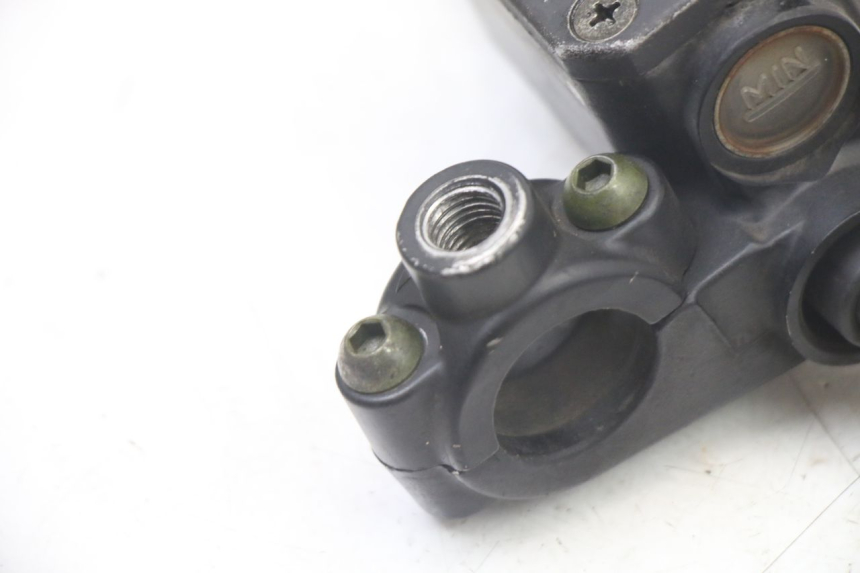 photo de FRONT BRAKE MASTER CYLINDER GILERA NEXUS 300 (2008 - 2013) - Technical close-up