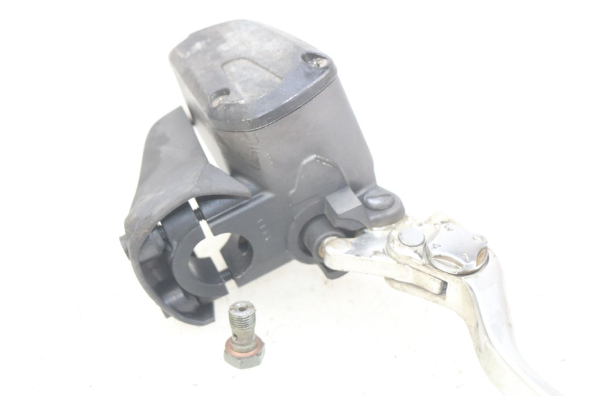 photo de FRONT BRAKE MASTER CYLINDER GILERA GP 800 (2007 - 2013) - Alternative perspective