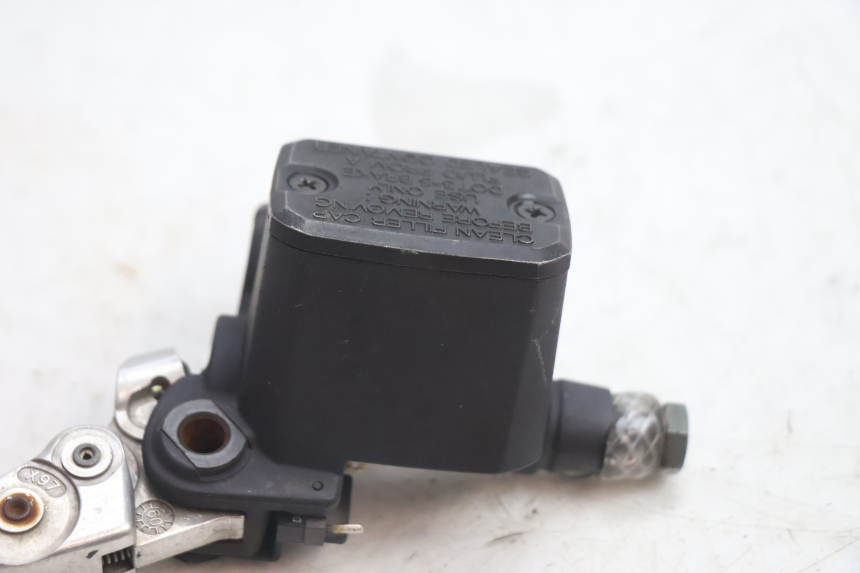 photo de FRONT BRAKE MASTER CYLINDER GILERA GP 800 (2007 - 2013) - Surface and material condition