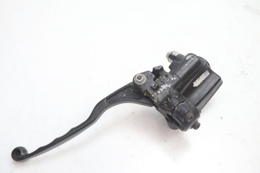 photo de FRONT BRAKE MASTER CYLINDER KAWASAKI GPX F ZX750F 750 (1986 - 1990) - Fixing points details
