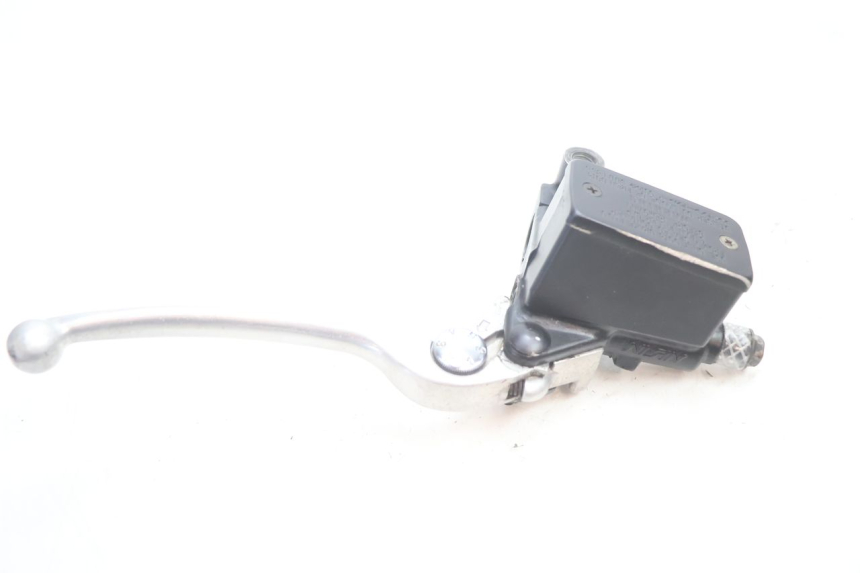 photo de FRONT BRAKE MASTER CYLINDER SUZUKI GSF N BANDIT 1200 (2001 - 2005) - Technical close-up