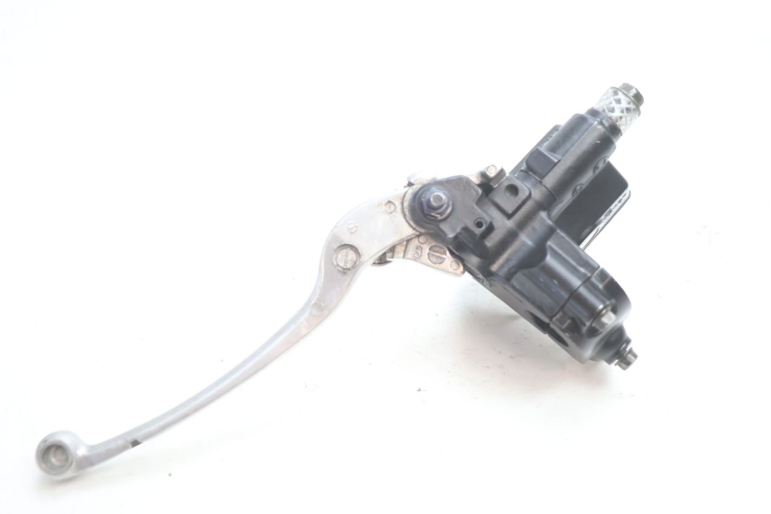 photo de FRONT BRAKE MASTER CYLINDER SUZUKI GSF N BANDIT 1200 (2001 - 2005) - Fixing points details
