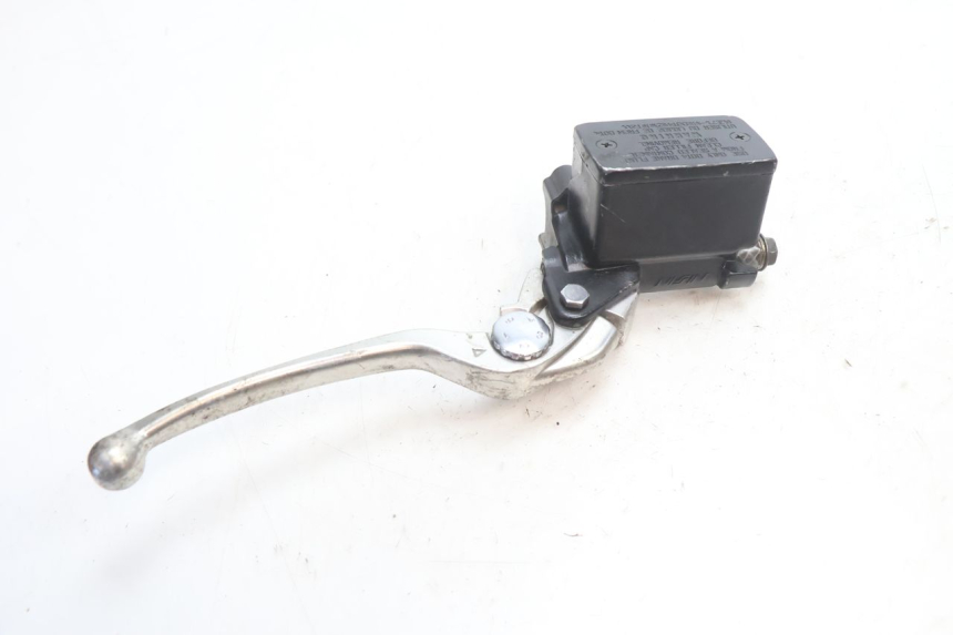 photo de FRONT BRAKE MASTER CYLINDER SUZUKI GSR 600 (2005 - 2012) - Alternative perspective