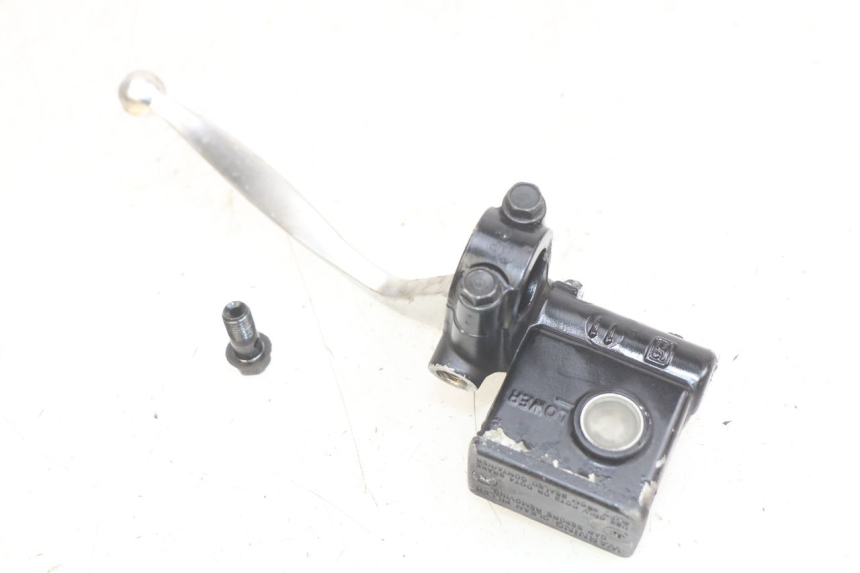 photo de FRONT BRAKE MASTER CYLINDER SYM GTS EFI 125 (2012 - 2016) - Zoom on usage condition