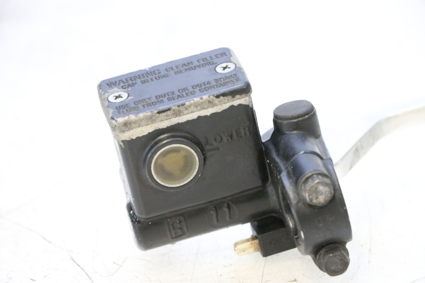 photo de FRONT BRAKE MASTER CYLINDER SYM GTS EVO 125 (2009 - 2013) - Alternative perspective