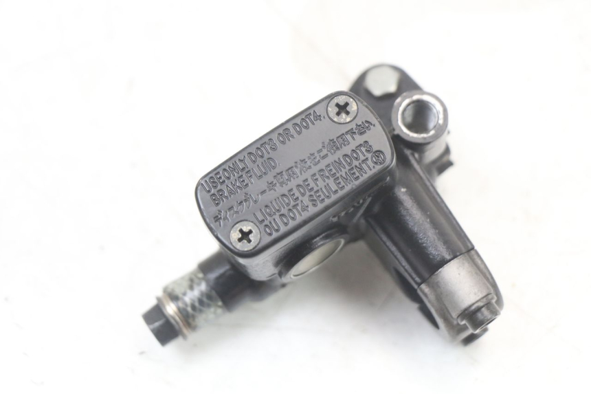 photo de FRONT BRAKE MASTER CYLINDER HONDA PCX (JF28) 125 (2009 - 2011) - Zoom on usage condition