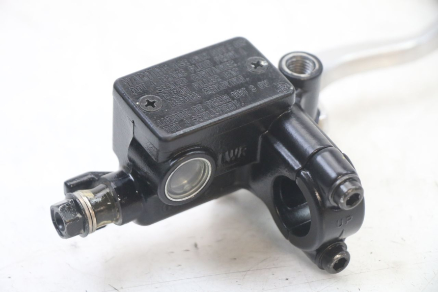 photo de FRONT BRAKE MASTER CYLINDER HONDA PCX (JF57/JF64) 125 (2014 - 2018) - Zoom on usage condition