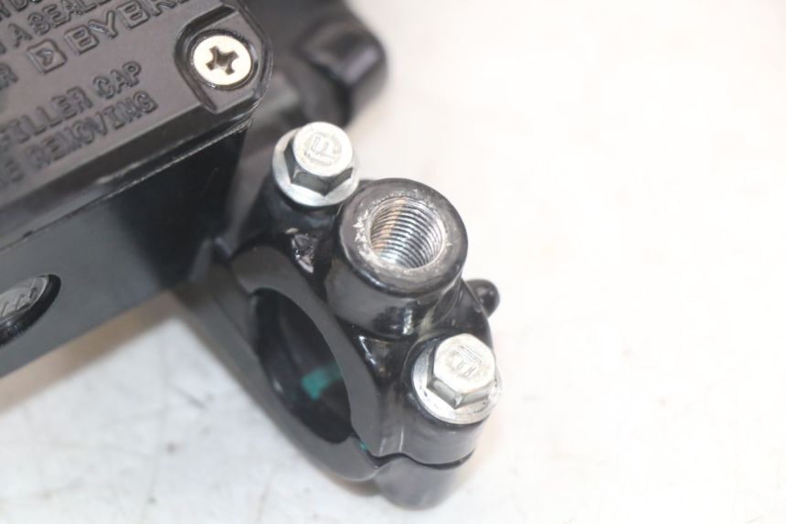 photo de FRONT BRAKE MASTER CYLINDER HUSQVARNA SVARTPILEN 401 (2018 - 2023) - Zoom on usage condition