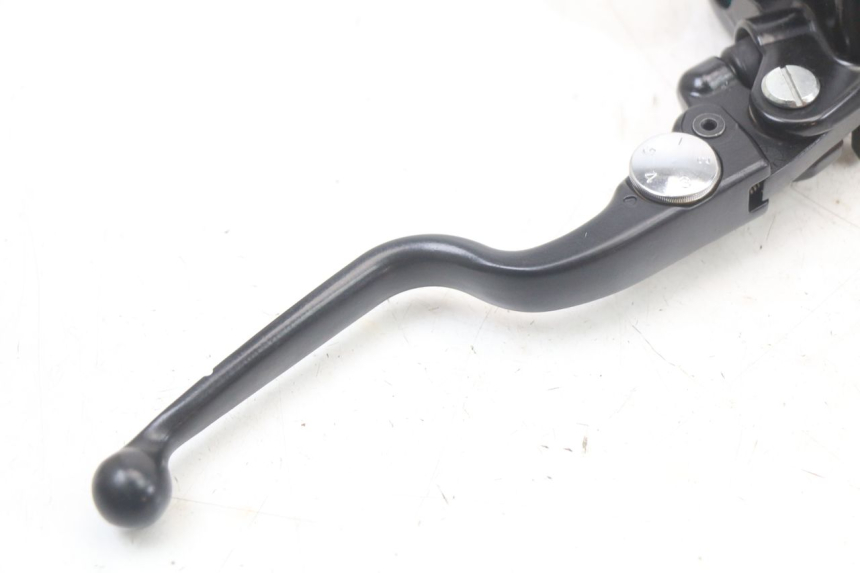 photo de FRONT BRAKE MASTER CYLINDER HUSQVARNA SVARTPILEN 401 (2018 - 2023) - Fixing points details