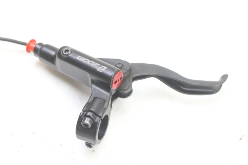 photo de FRONT BRAKE MASTER CYLINDER JOYOR S10-S-Z 1 - Component detail
