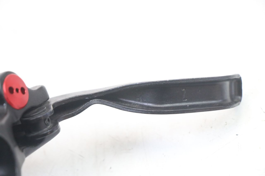 photo de FRONT BRAKE MASTER CYLINDER JOYOR S10-S-Z 1 - Zoom on usage condition