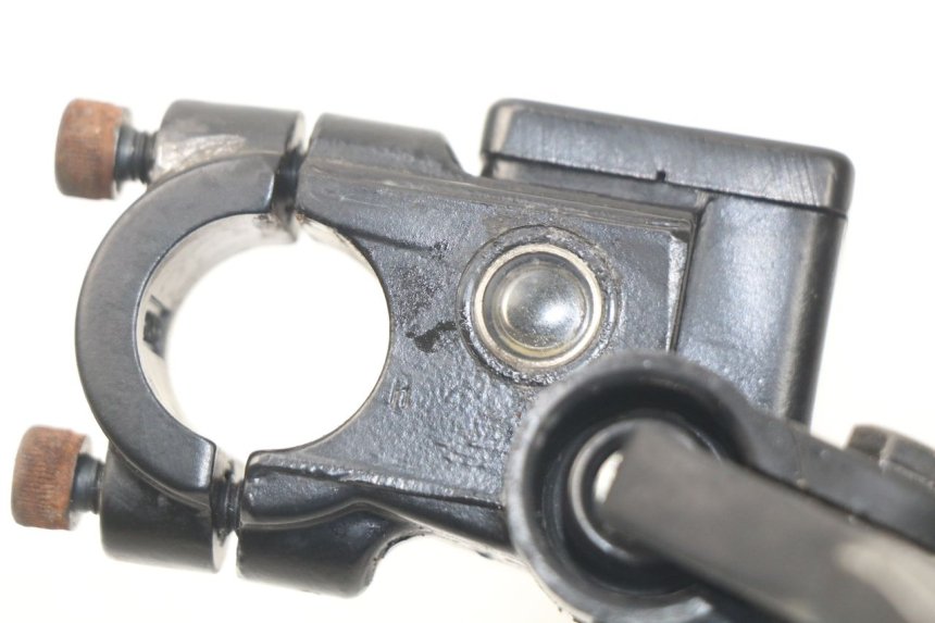 photo de FRONT BRAKE MASTER CYLINDER PEUGEOT KISBEE 2T 50 (2010 - 2017) - Zoom on usage condition