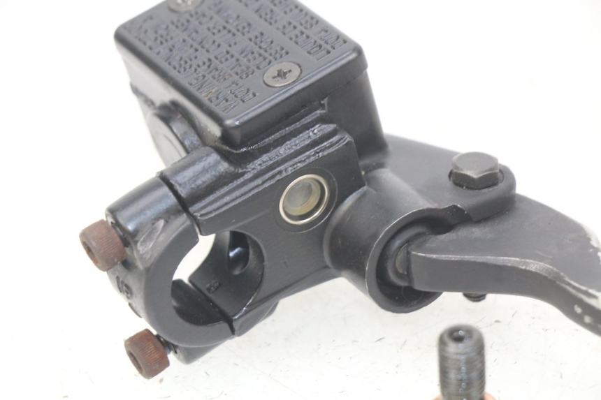 photo de FRONT BRAKE MASTER CYLINDER PEUGEOT KISBEE 2T 50 (2010 - 2017) - Zoom on usage condition