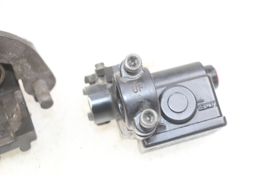 photo de FRONT BRAKE MASTER CYLINDER PEUGEOT KISBEE 2T 50 (2010 - 2017) - Alternative perspective