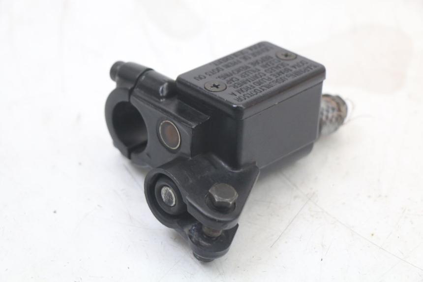 photo de FRONT BRAKE MASTER CYLINDER PEUGEOT KISBEE 2T 50 (2010 - 2017) - Alternative perspective