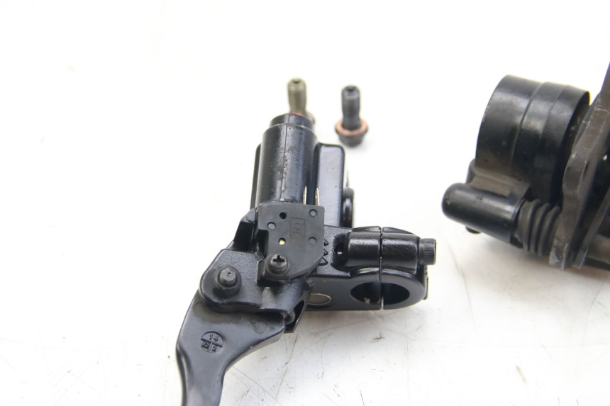 photo de FRONT BRAKE MASTER CYLINDER PEUGEOT KISBEE 4T 50 (2018 - 2022) - Technical close-up