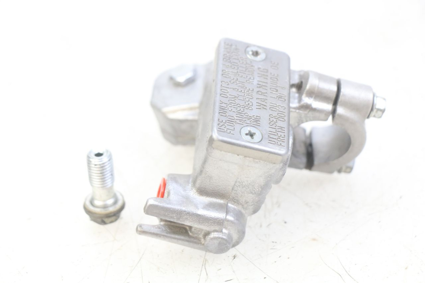 photo de FRONT BRAKE MASTER CYLINDER KAWASAKI KX 85 (2014 - 2021) - Zoom on usage condition