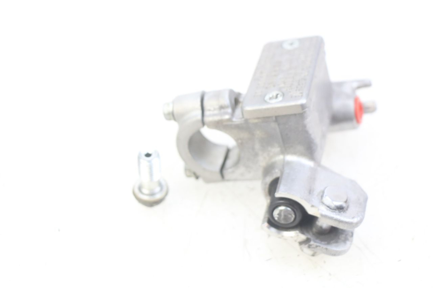 photo de FRONT BRAKE MASTER CYLINDER KAWASAKI KX 85 (2014 - 2021) - Alternative perspective