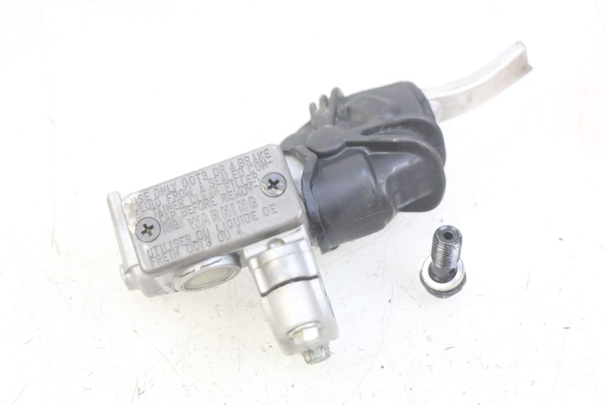 photo de FRONT MASTER CYLINDER KAWASAKI KX 85 (2001 - 2013) - Technical close-up