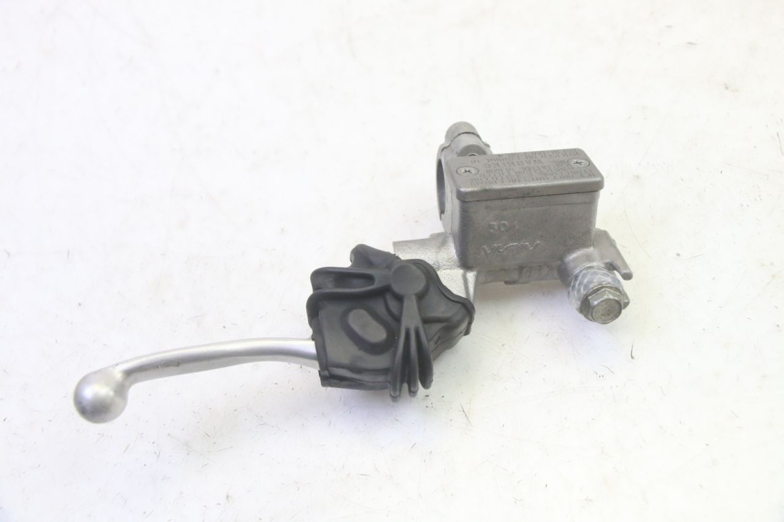 photo de FRONT BRAKE MASTER CYLINDER KAWASAKI KXF KX-F 250 (2017 - 2019) - Technical close-up