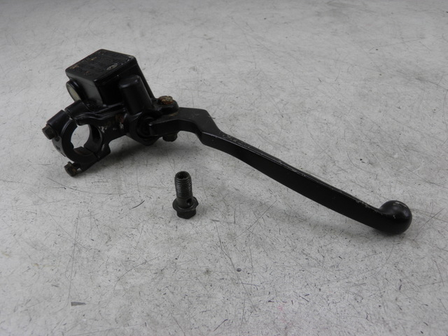 photo de FRONT BRAKE MASTER CYLINDER KYMCO QUANNON 125 (2007 - 2014) - Zoom on usage condition