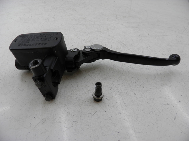 photo de FRONT BRAKE MASTER CYLINDER KYMCO XCITING RI ABS 500 (2010) - Surface and material condition