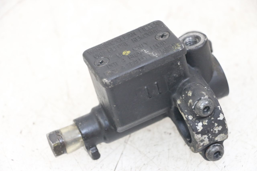 photo de FRONT BRAKE MASTER CYLINDER PIAGGIO LIBERTY 125 (2009 - 2013) - Zoom on usage condition