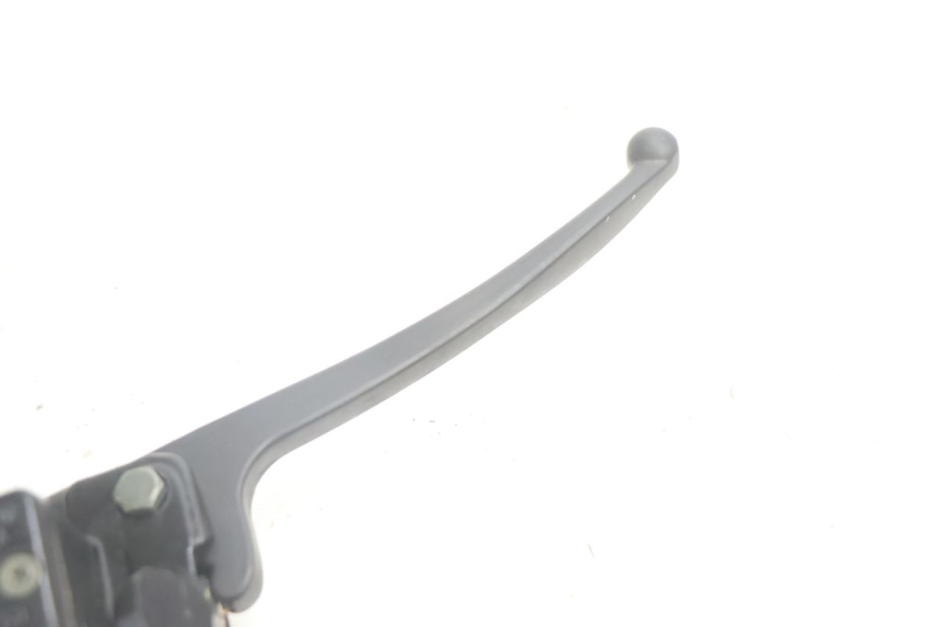 photo de FRONT BRAKE MASTER CYLINDER LONGJIA LJ50QT 8M 2T 50 (2010 - 2017) - Zoom on usage condition