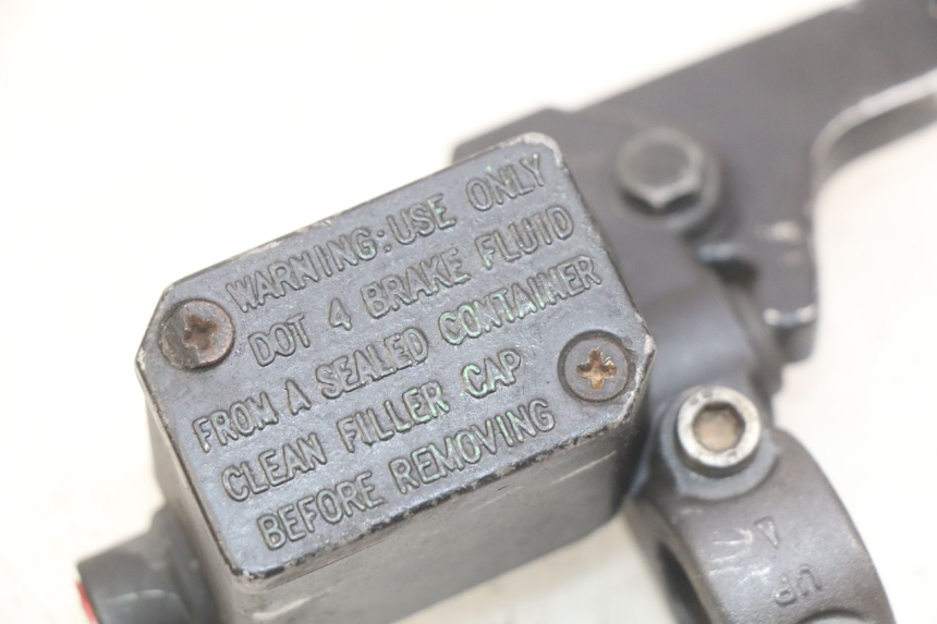 photo de FRONT BRAKE MASTER CYLINDER PEUGEOT LUDIX 50 (2008 - 2017) - Alternative perspective