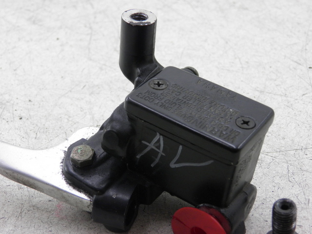 photo de FRONT BRAKE MASTER CYLINDER MBK WAAP 125 (2008 - 2013) - Fixing points details