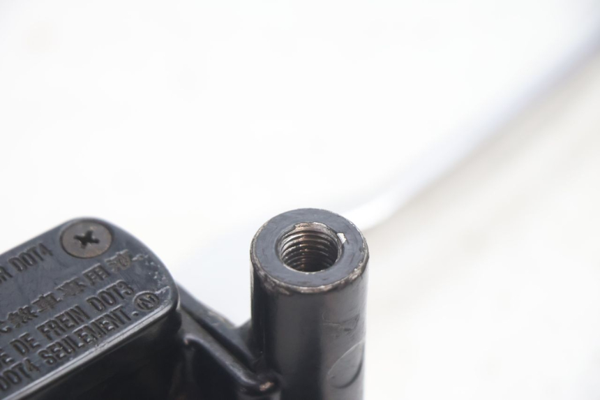photo de FRONT BRAKE MASTER CYLINDER KYMCO MOVIE S 125 (2009 - 2018) - Zoom on usage condition