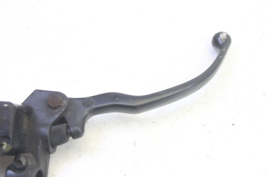 photo de FRONT BRAKE MASTER CYLINDER PIAGGIO MP3 125 (2006 - 2014) - Zoom on usage condition