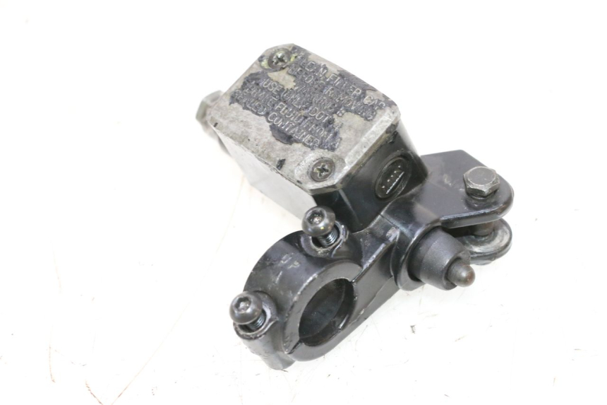 photo de FRONT MASTER CYLINDER PIAGGIO MP3 RL 250 (2006 - 2010) - Zoom on usage condition