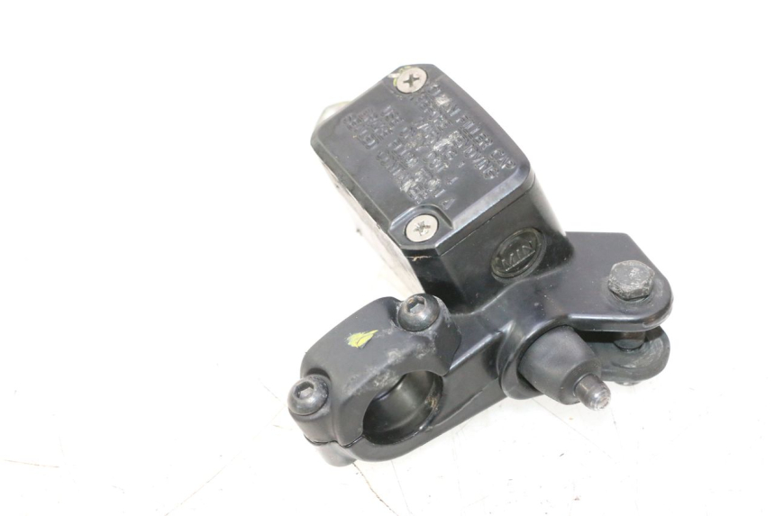 photo de FRONT BRAKE MASTER CYLINDER PIAGGIO MP3 125 (2006 - 2014) - Alternative perspective