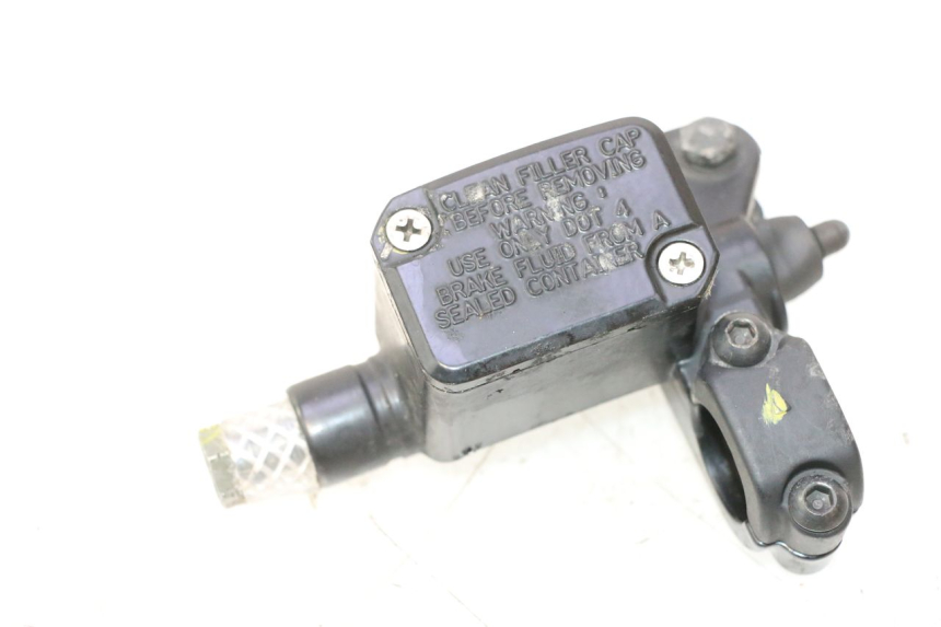 photo de FRONT BRAKE MASTER CYLINDER PIAGGIO MP3 125 (2006 - 2014) - Technical close-up