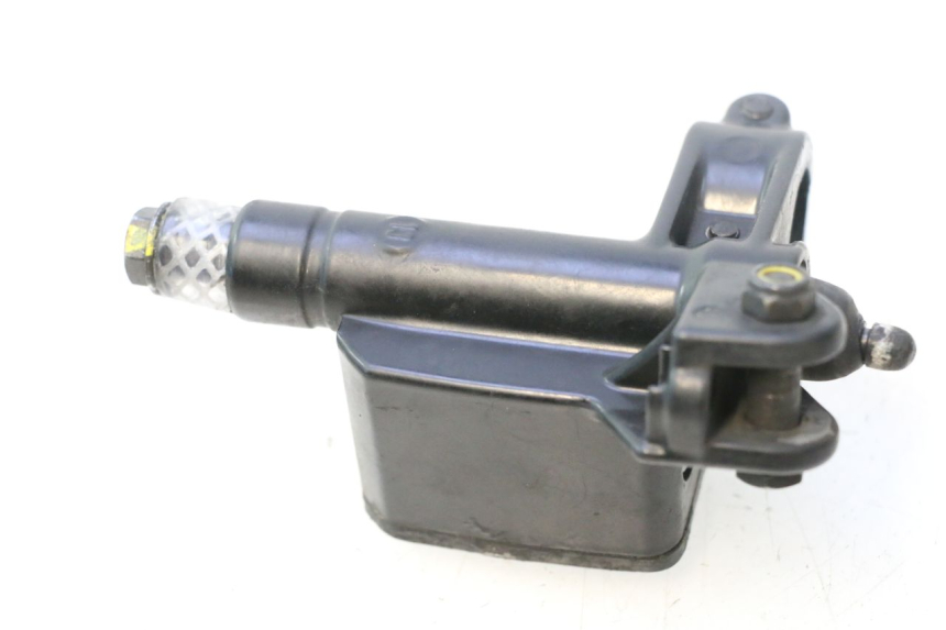photo de FRONT BRAKE MASTER CYLINDER PIAGGIO MP3 500 (2011 - 2015) - Zoom on usage condition
